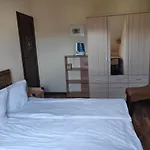 Modern Townhouse, Quiet And Close To The Centre.